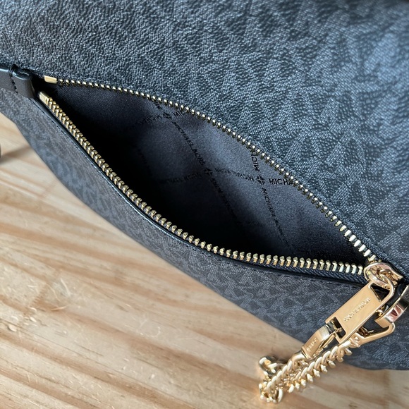 🌼Michael Kors Backpack - Picture 10 of 15